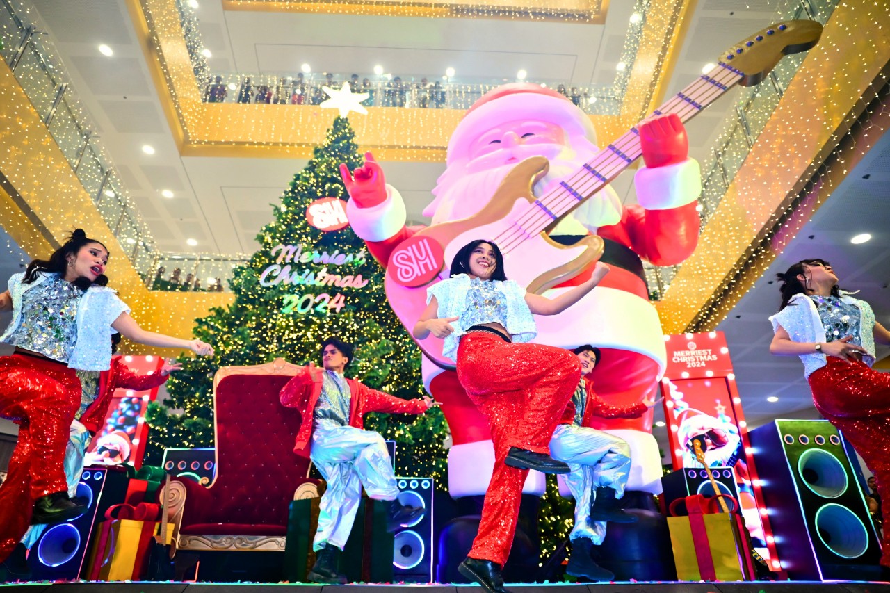 SM Malls Brings Christmas Cheer With Unique Santa-Themed Launches